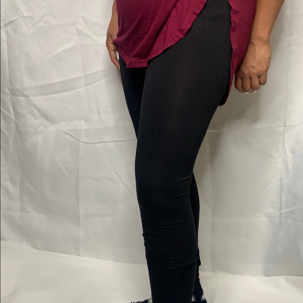 2/$20 sale 🚨 Basic black tights ✨ - Picture 3 of 7